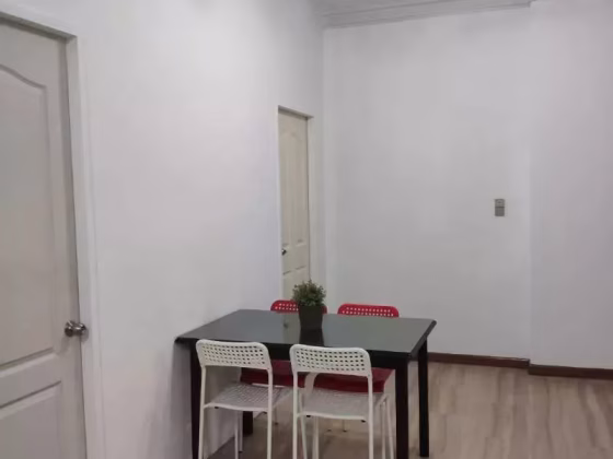 单间出租 • 欧南 •  Palm Lodge • S$1800 • 住宅公寓 • 主人房 照片