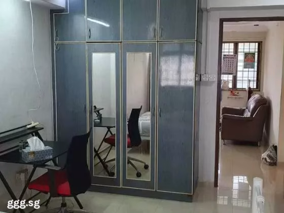 单间出租 • 西部集水区 • 703 Tampines Street 71 • S$1500 • 4房(3臥室) • 主人房 照片