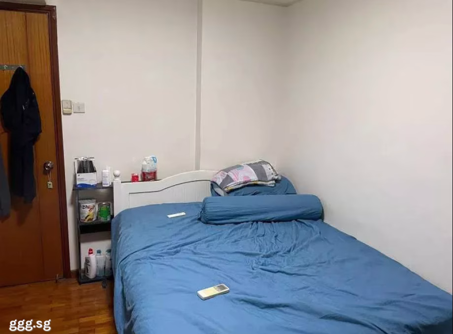 单间出租 • 林厝港 •  Summerdale • S$1300 • 共管公寓 • 普通房 照片