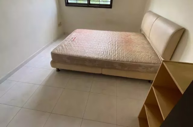 单间出租 • 后港 • 484 Admiralty Link • S$500 • 4房(3臥室) • 普通房