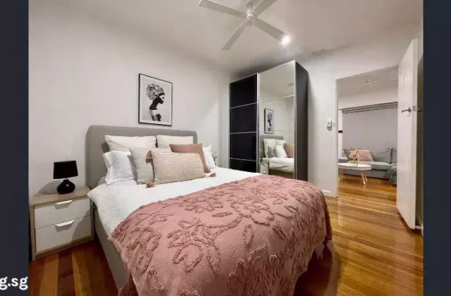 单间出租 • 纽顿 •  Gloucester Mansions • S$800 • 住宅公寓 • 主人房