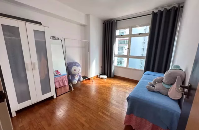 单间出租 • 碧山 • 212C Compassvale Drive • S$1000 • 4房(3臥室) • 普通房