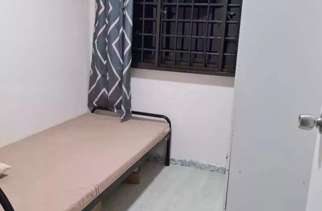 单间出租 • 马林百列 • 5 Upper Aljunied Lane • S$800 • 3房(2臥室) • 佣人房