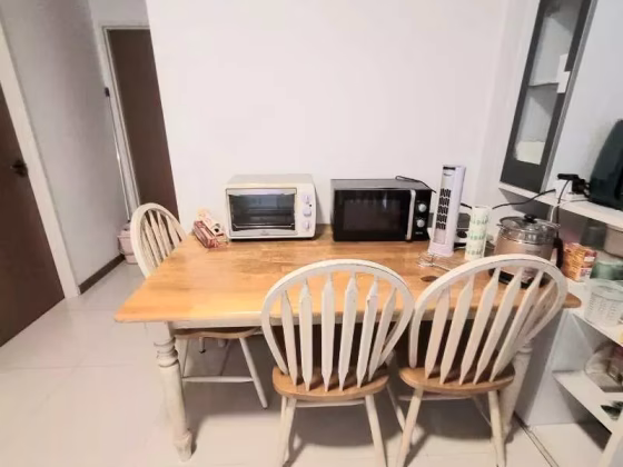 单间出租 • 武吉巴督 • 460D Bukit Batok West Avenue 9 • S$800 • 4房(3臥室) • 普通房 照片