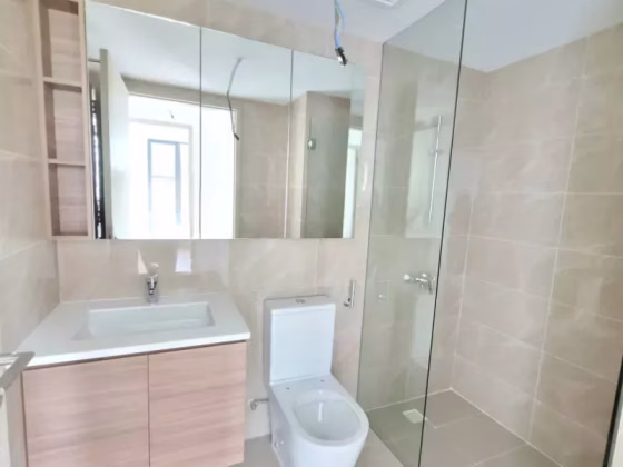 整套出租 • 西部集水区 •  Treasure At Tampines • S$3700 • 共管公寓 • 581ft² / 53m² 照片