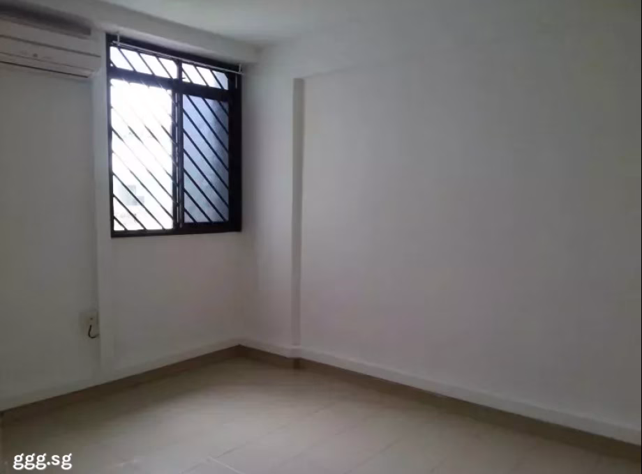 单间出租 • 武吉巴督 • 523 Bukit Batok Street 52 • S$400 • 3房(2臥室) • 普通房 照片