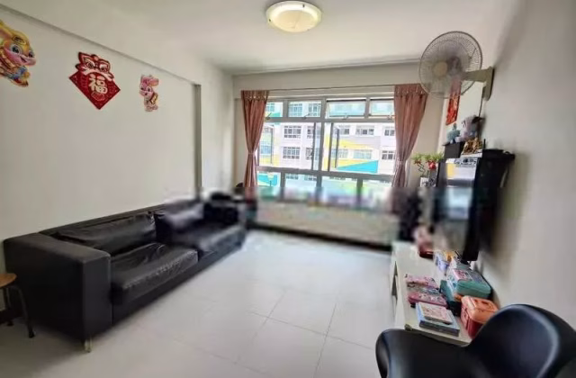 整套出租 • 碧山 • 450B Sengkang West Way • S$2800 • 3房(2臥室) • 721ft² / 66m²
