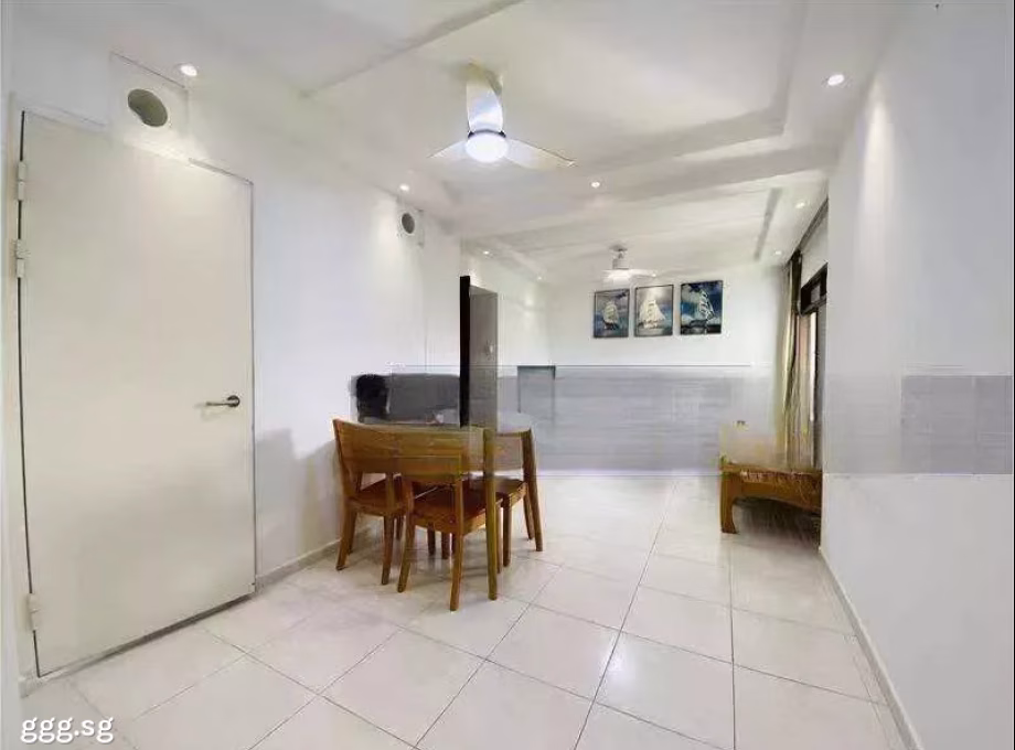 单间出租 • 金文泰 • 2A Boon Tiong Road • S$1600 • 3房(2臥室) • 主人房 照片