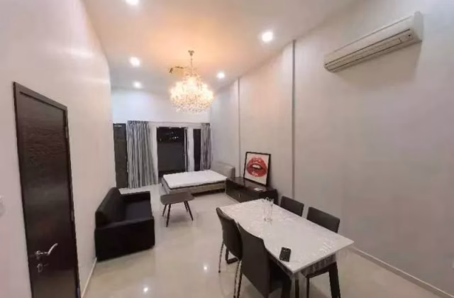 整套出租 • 纽顿 • THOMSON ROAD (307593) • S$3500 • 联排排屋 • 400ft² / 37m²
