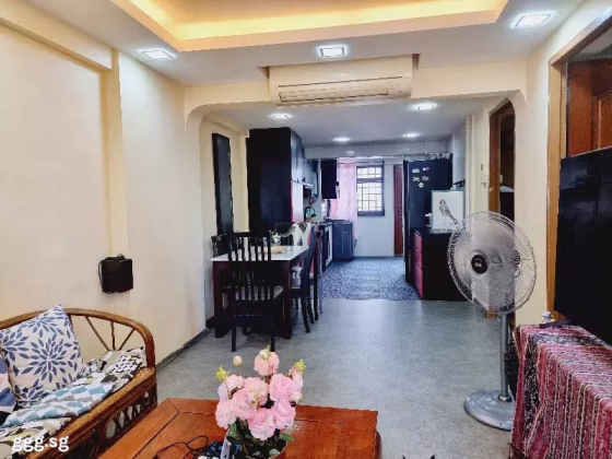 房屋出售 • 纽顿 • 75 Whampoa Drive • S$350000 • 3房(2臥室) • 699ft² / 64m² 照片