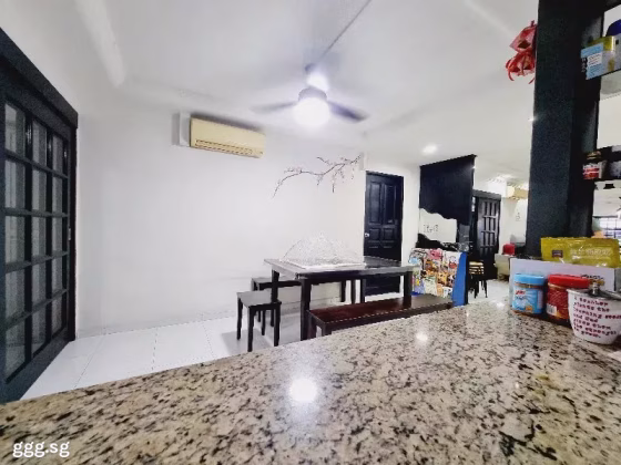 房屋出售 • 三巴旺 • 118 Marsiling Rise • S$850000 • 执行组屋 • 1862ft² / 172m² 照片