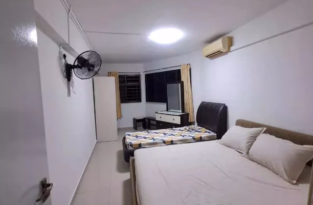单间出租 • 武吉巴督 • 153 Bukit Batok Street 11 • S$900 • 3房(2臥室) • 普通房