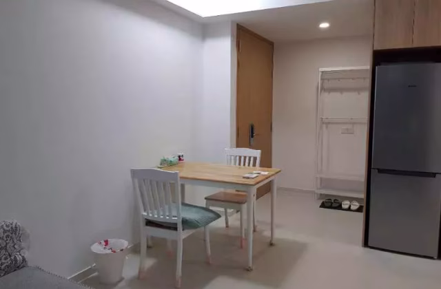 整套出租 • 武吉班让 •  Twin Vew • S$3500 • 住宅公寓 • 484ft² / 44m²