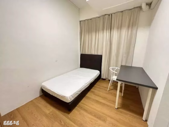 单间出租 • 登加 • JALAN ELOK (229050) • S$1500 • 联排排屋 • 普通房 照片