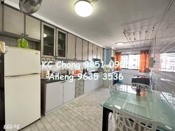 房屋出售 • 巴耶利峇 • 218 Jurong East Street 21 • S$508000 • 3房(2臥室) • 979ft² / 90m² 照片