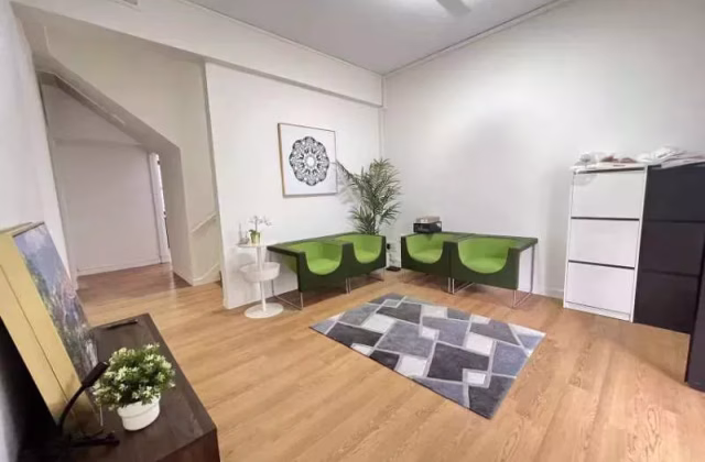 单间出租 • 登加 • JALAN ELOK (229050) • S$1600 • 联排排屋 • 普通房