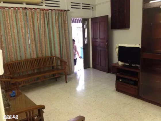 单间出租 • 马林百列 •  Sennett Estate • S$1300 • 双拼别墅 • 普通房 照片