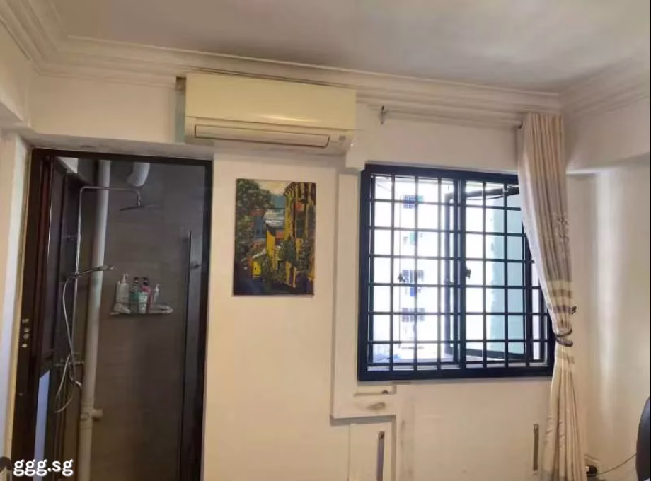 单间出租 • 武吉班让 • 708 Clementi West Street 2 • S$1400 • 3房(2臥室) • 主人房 照片