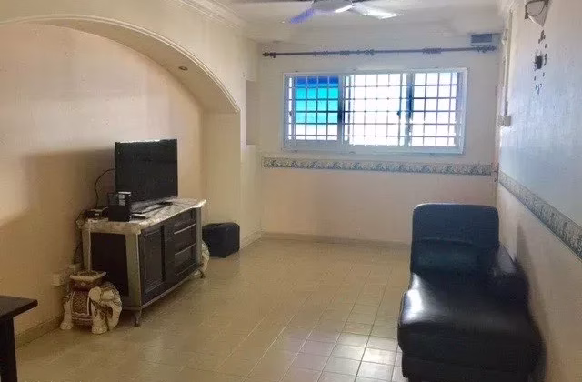 整套出租 • 梧槽 • 284 Yishun Avenue 6 • S$2800 • 3房(2臥室) • 797ft² / 74m²
