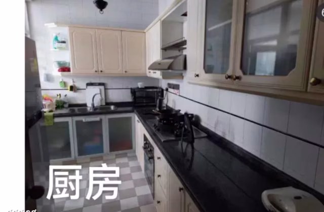单间出租 • 西部集水区 •  Changi Court • S$1800 • 住宅公寓 • 主人房