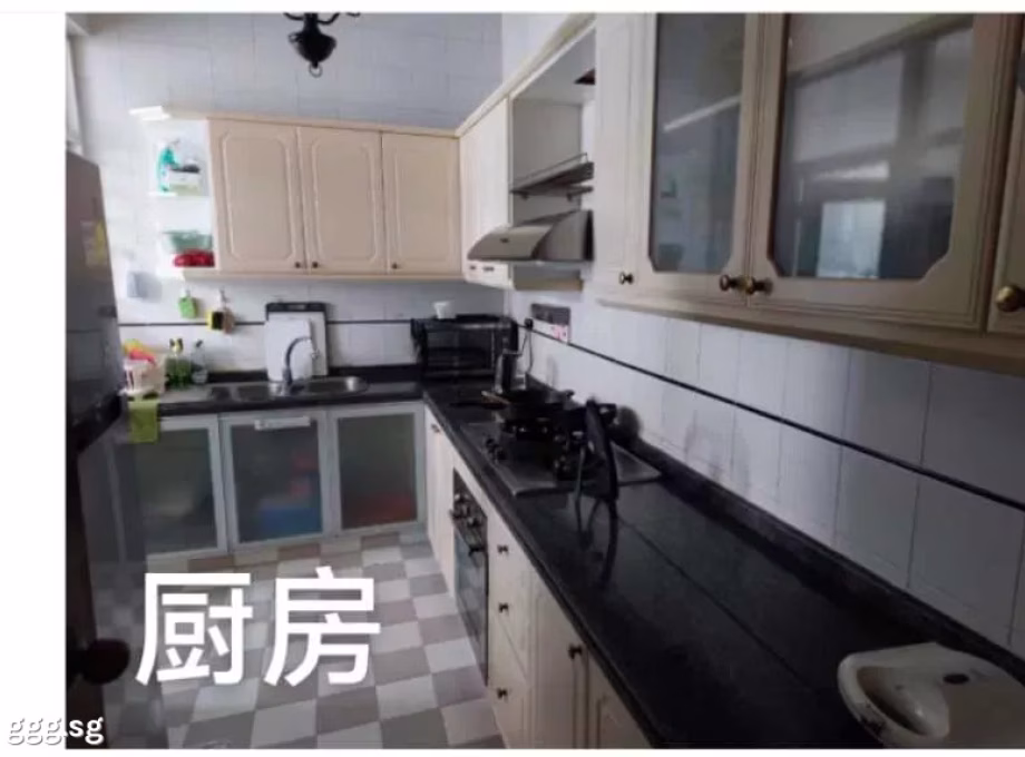 单间出租 • 西部集水区 •  Changi Court • S$1800 • 住宅公寓 • 主人房 照片