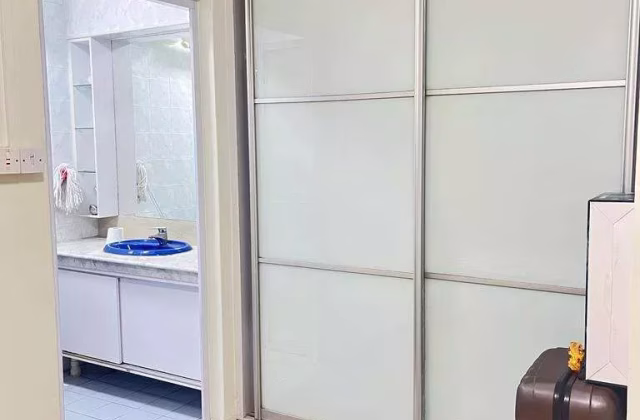 单间出租 • 新加坡河 • 951 Hougang Avenue 9 • S$1800 • 5房(4臥室) • 主人房