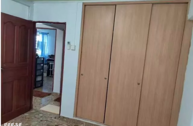 单间出租 • 巴耶利峇 • 244 Jurong East Street 24 • S$1800 • 4房(3臥室) • 主人房