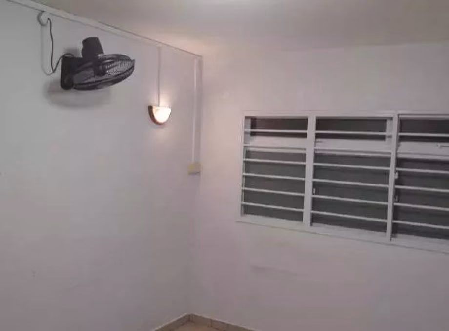 单间出租 • 武吉巴督 • 340 Bukit Batok Street 34 • S$800 • 3房(2臥室) • 普通房 照片