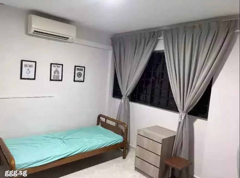 单间出租 • 巴耶利峇 • 258 Jurong East Street 24 • S$550 • 4房(3臥室) • 普通房 照片