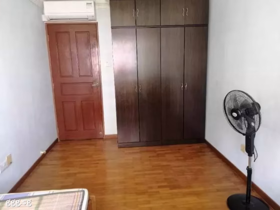 单间出租 • 林厝港 • 678B Jurong West Street 64 • S$1000 • 4房(3臥室) • 普通房 照片