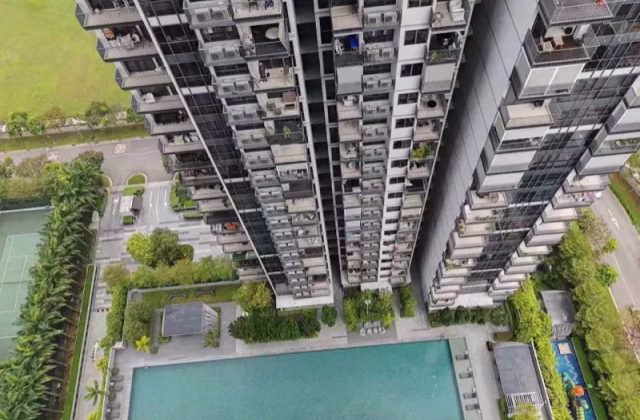 单间出租 • 市中心 •  Sky Vue • S$2000 • 共管公寓 • 主人房
