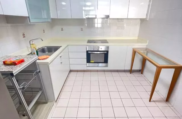 单间出租 • 南部群岛 •  Wilkie 80 • S$1900 • 住宅公寓 • 普通房