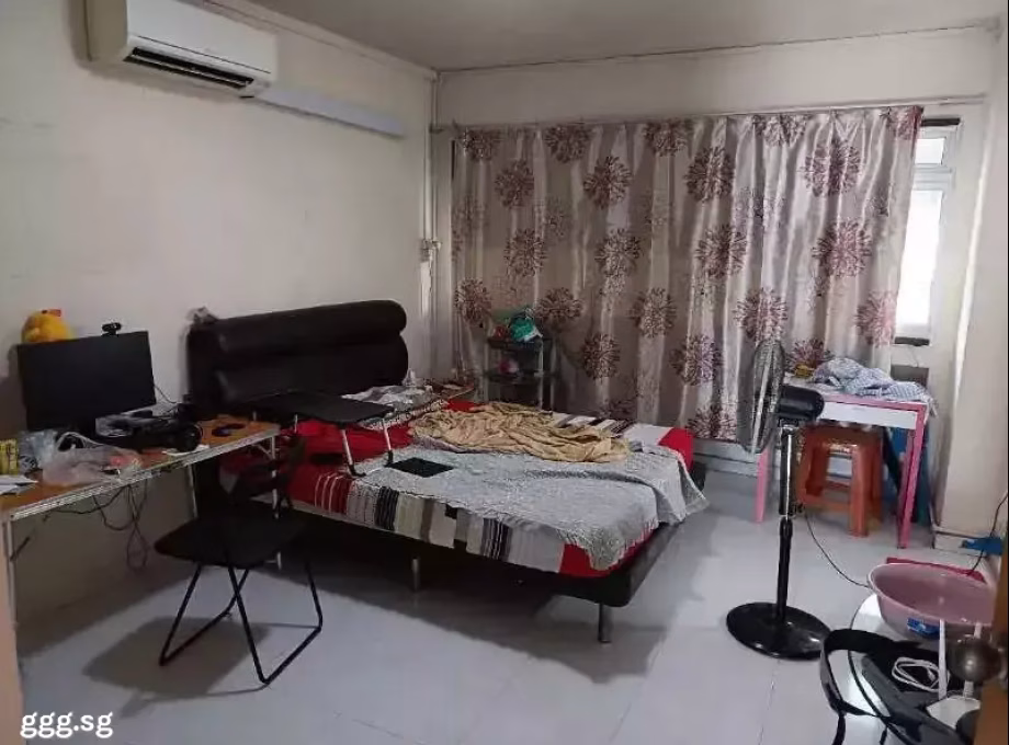 单间出租 • 巴耶利峇 • 102 Jurong East Street 13 • S$900 • 住宅公寓 • 主人房 照片