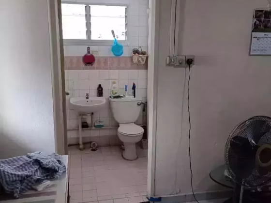 单间出租 • 巴耶利峇 • 102 Jurong East Street 13 • S$900 • 住宅公寓 • 主人房 照片