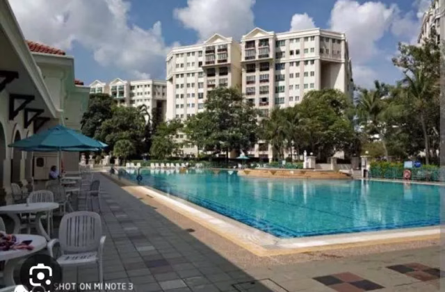 单间出租 • 西部集水区 •  Melville Park • S$1550 • 共管公寓 • 主人房