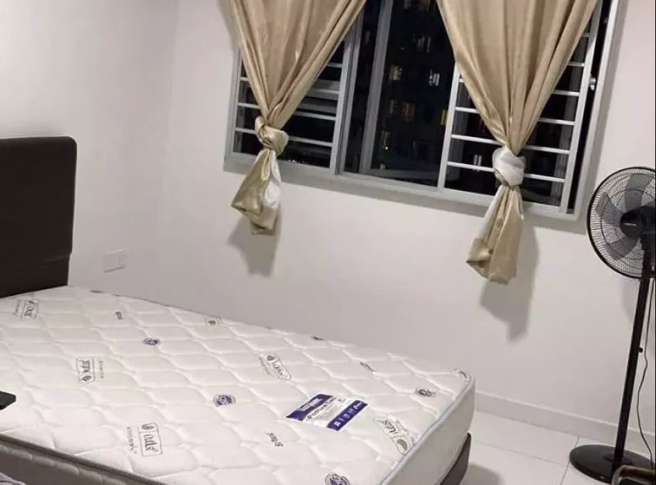 单间出租 • 碧山 • 452A Sengkang West Way • S$1000 • 4房(3臥室) • 普通房 照片