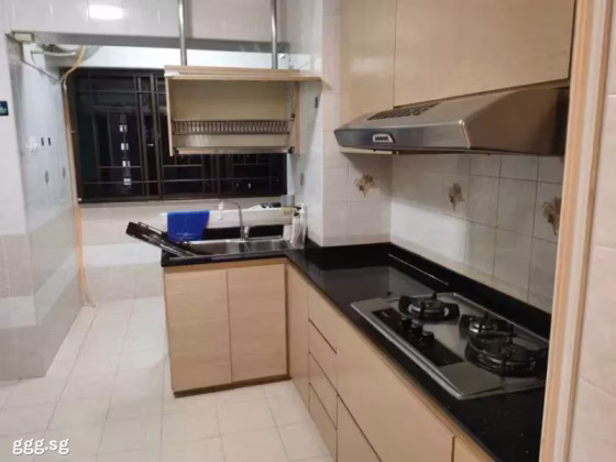 单间出租 • 马林百列 • 146 Lorong 2 Toa Payoh • S$1100 • 4房(3臥室) • 普通房 照片