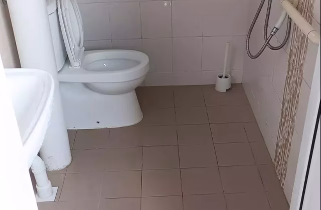 单间出租 • 林厝港 • 476 Jurong West Street 41 • S$390 • 4房(3臥室) • 佣人房