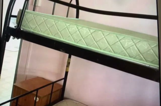 单间出租 • 金文泰 • 105 Henderson Crescent • S$480 • 3房(2臥室) • 普通房