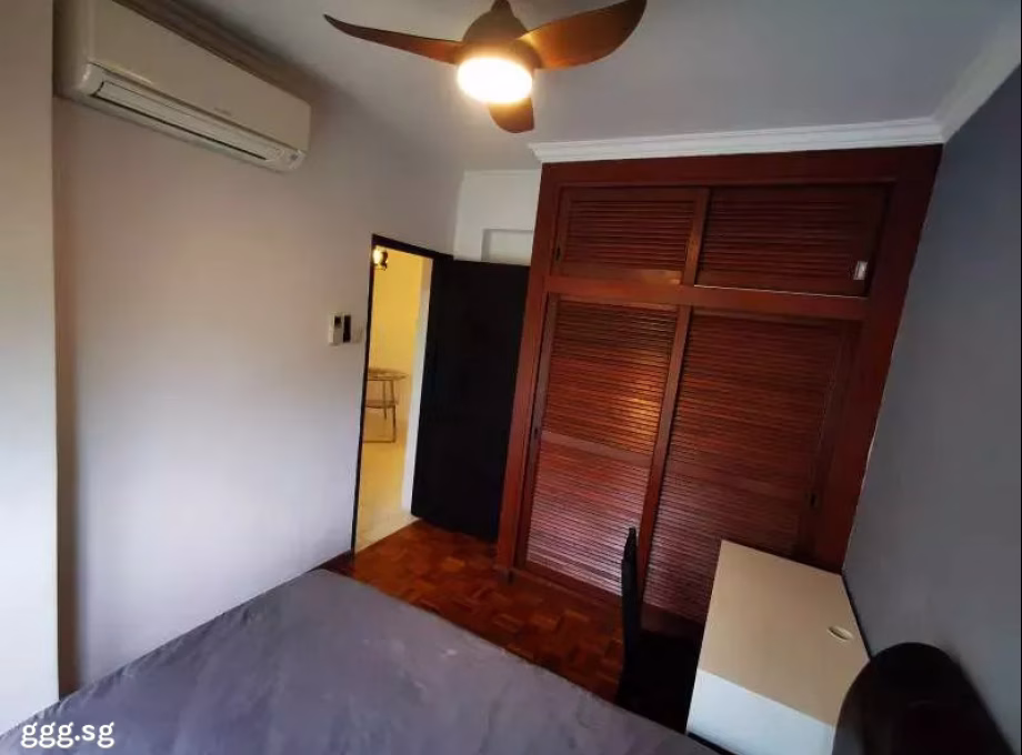 单间出租 • 梧槽 •  Orchid Park Condominium • S$1000 • 共管公寓 • 普通房 照片