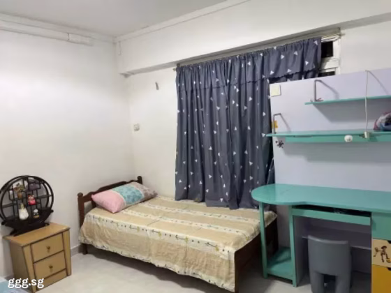 单间出租 • 西部集水区 • 384 Tampines Street 32 • S$1200 • 5房(4臥室) • 普通房 照片