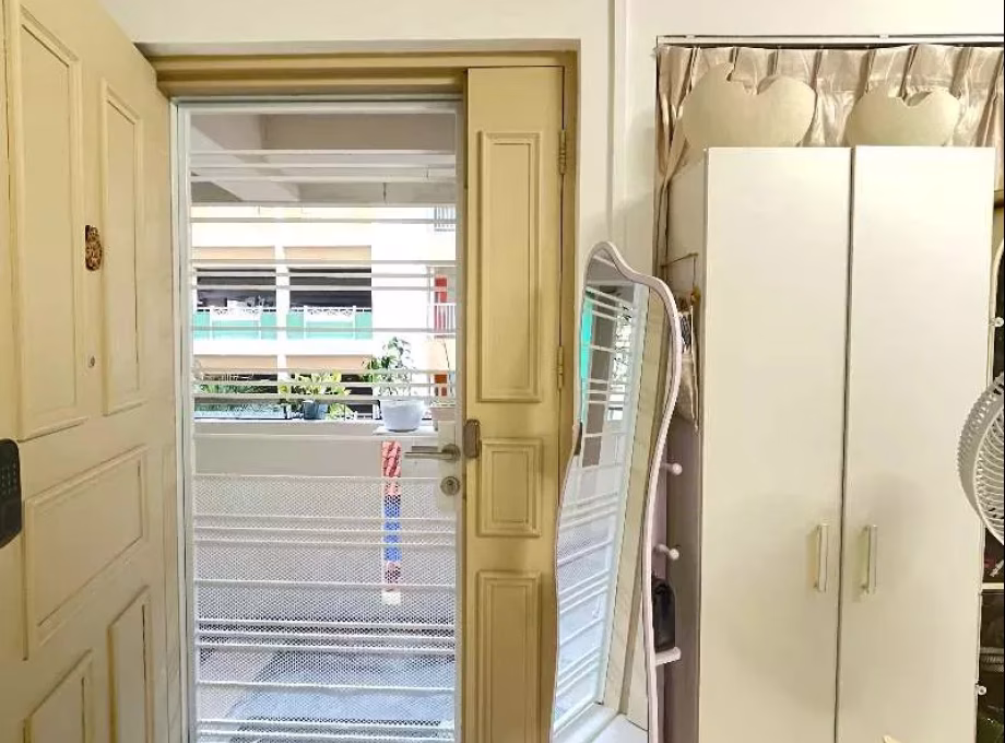 单间出租 • 后港 • 406 Sembawang Drive • S$1300 • 4房(3臥室) • 主人房 照片