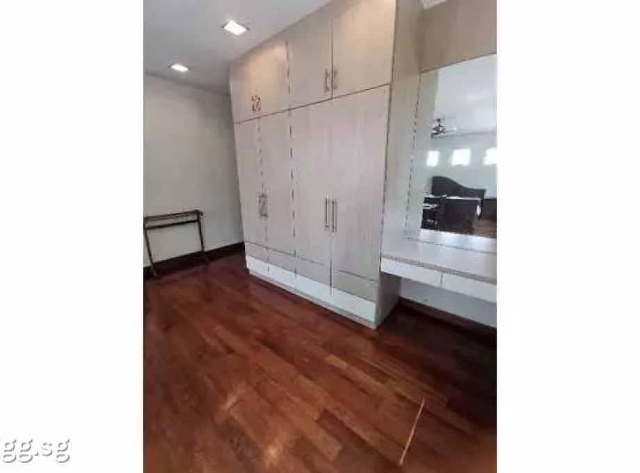 单间出租 • 武吉知马 • LORONG H TELOK KURAU (426151) • S$1700 • 双拼别墅 • 主人房 照片