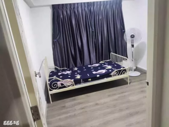 单间出租 • 梧槽 • 404 Yishun Avenue 6 • S$800 • 4房(3臥室) • 普通房 照片