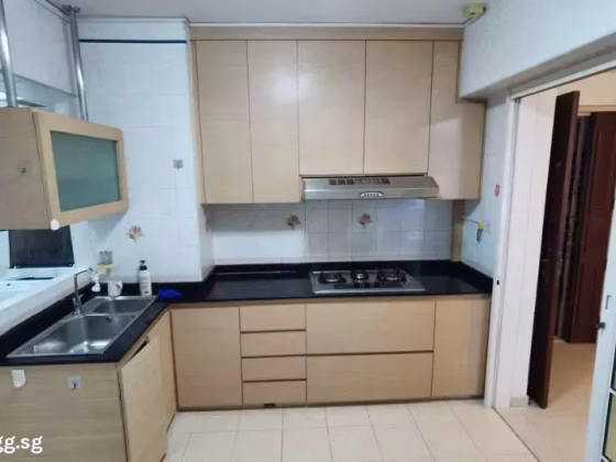 单间出租 • 马林百列 • 146 Lorong 2 Toa Payoh • S$1100 • 4房(3臥室) • 普通房 照片