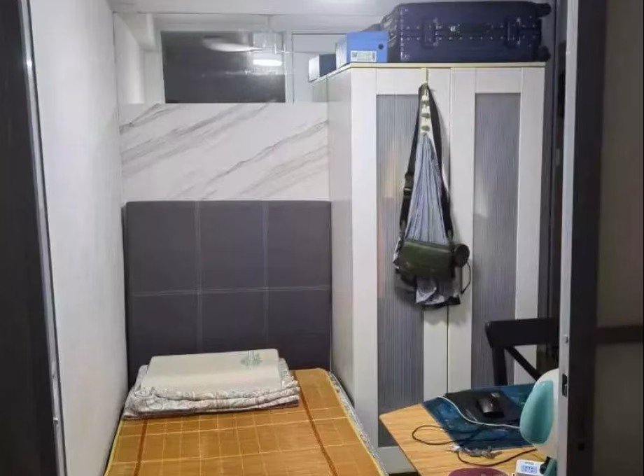 单间出租 • 梧槽 • 242 Yishun Ring Road • S$700 • 3房(2臥室) • 普通房 照片