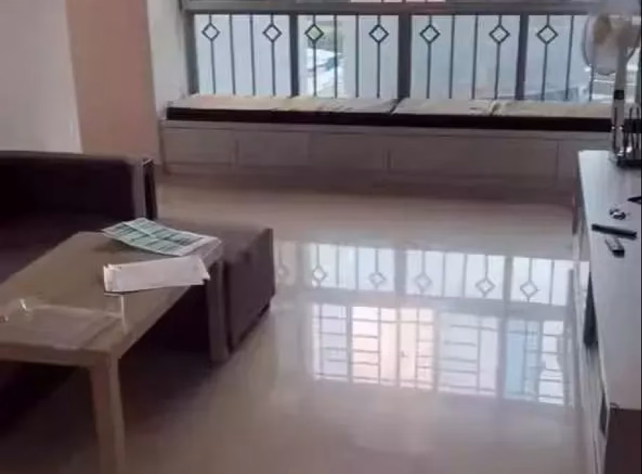 单间出租 • 蔡厝港 • 51 Strathmore Avenue • S$1800 • 4房(3臥室) • 主人房 照片
