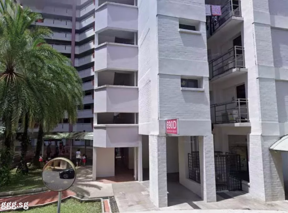 单间出租 • 芽笼 • 690D Choa Chu Kang Crescent • S$1200 • 4房(3臥室) • 普通房 照片