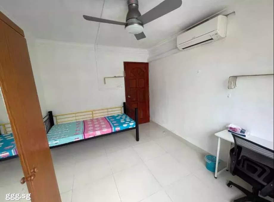 单间出租 • 新加坡河 • 515 Hougang Avenue 10 • S$1000 • 5房(4臥室) • 普通房 照片