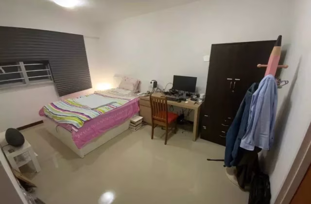 单间出租 • 三巴旺 • 184A Woodlands Street 13 • S$1400 • 4房(3臥室) • 主人房